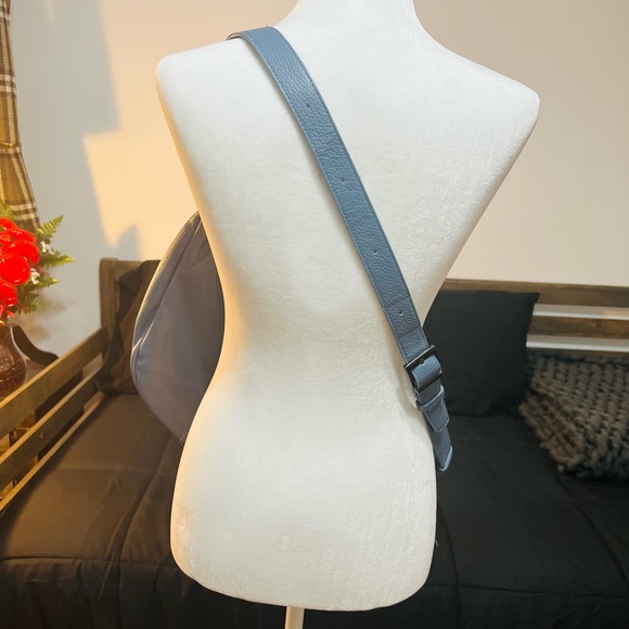 Genuine Leather Sling Bag (made in Italy) - Picture 6 of 8